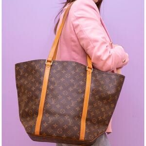 💎✨STUNNING✨💎Authentic Louis Vuitton Monogram Tote bag